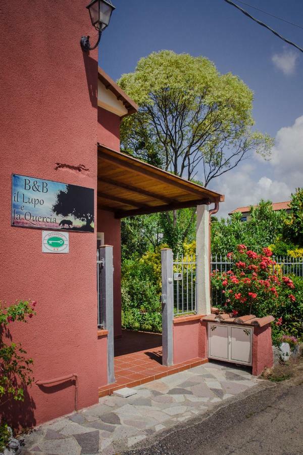 B&B il Lupo e la Quercia Castelnuovo Magra Esterno foto